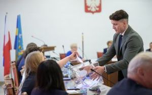 I Sesja Rady Powiatu Bieruńsko-Lędzińskiego VII kadencji (8)